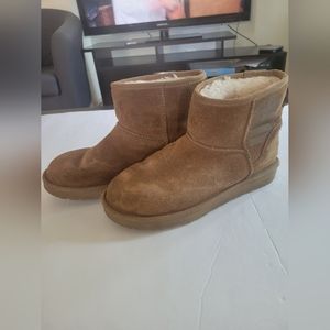 UGG Classic Mini Boots Chestnut women's size 8